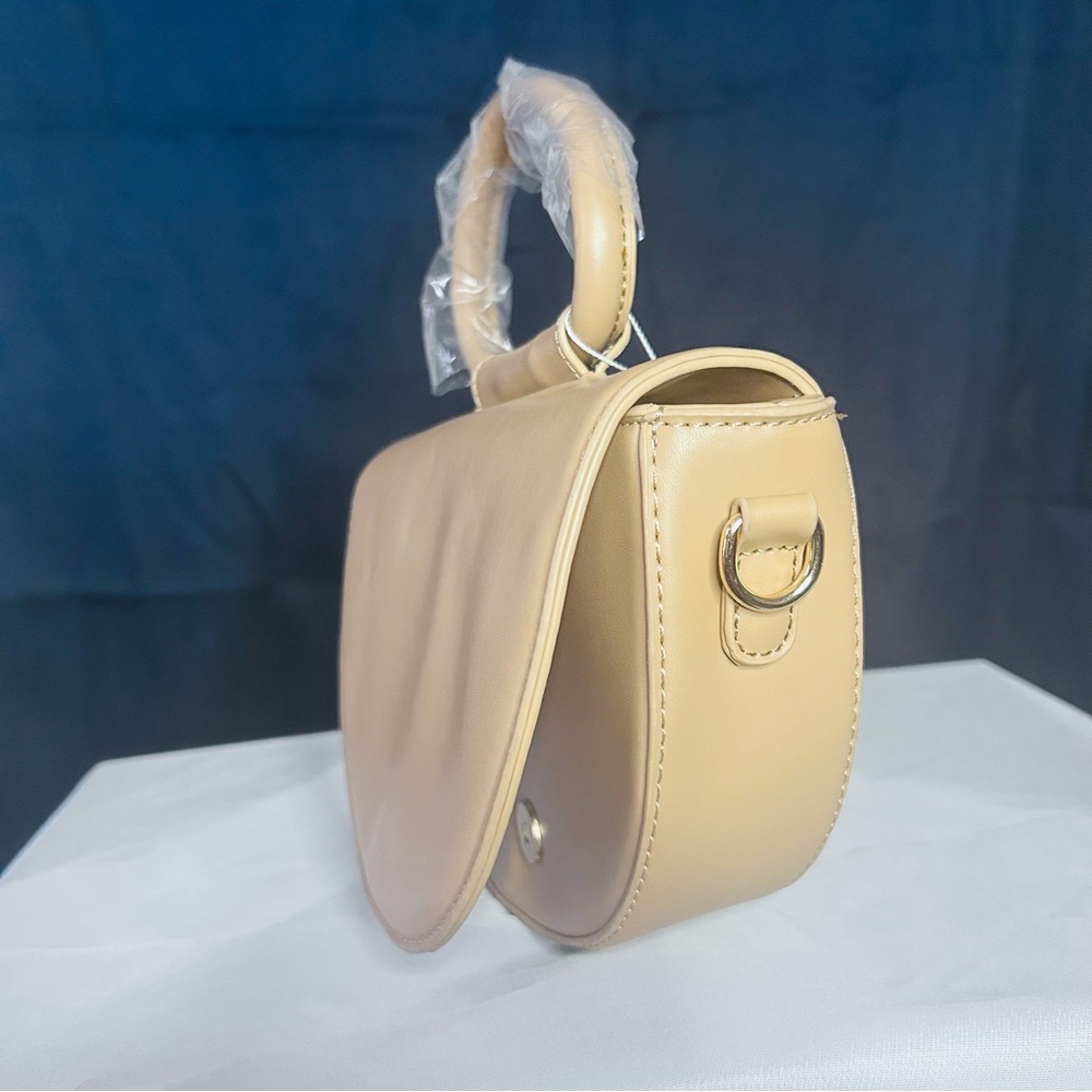 Elegant Tan Handbag